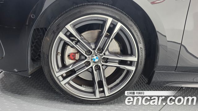 BMW 1 Series F40 120i M Sports - фото 3