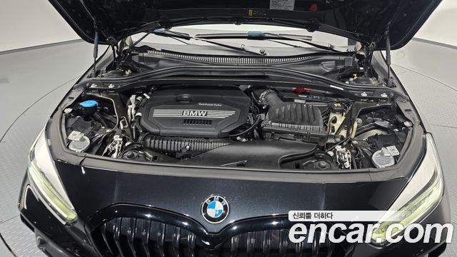 BMW 1 Series F40 120i M Sports - фото 4