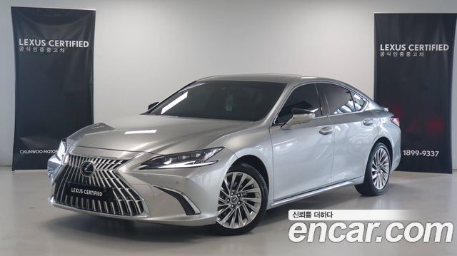 Lexus ES 300h 7-го поколения Executive - фото 0