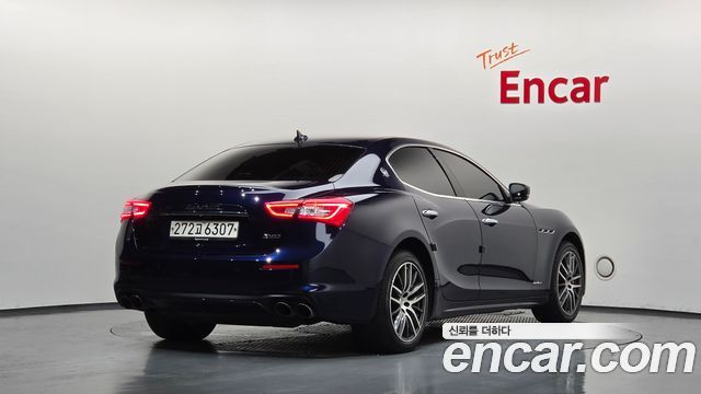 Maserati Ghibli 3.0 Diesel GranLusso 3rd - фото 1