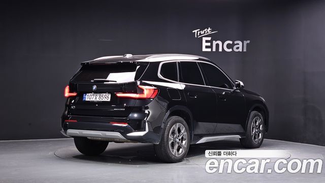BMW X1 U11 xDrive 20i xLine - фото 1