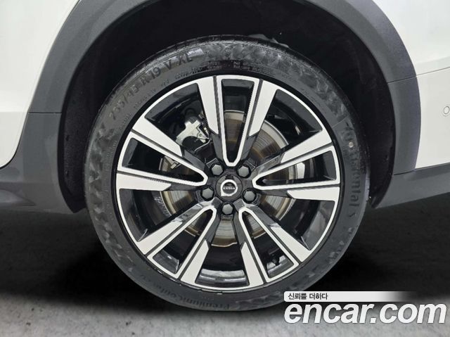 Volvo V60 Cross Country 2-го поколения B5 Ultimate AWD - фото 4