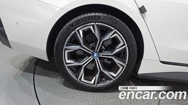 BMW i4 eDrive40 M Sports Pro - фото 4