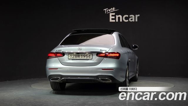 Mercedes-Benz E-Class W213 E350 4MATIC AMG Line - фото 3