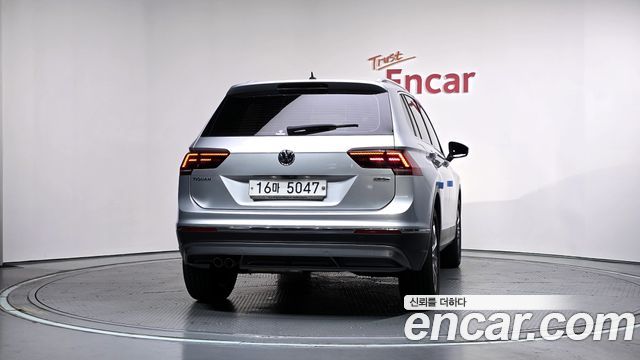 Volkswagen Tiguan 2-го поколения 2.0 TDI 4Motion Prestige - фото 3