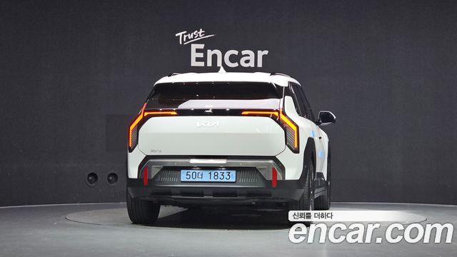 Kia EV3 Long Range 2WD Earth - фото 2