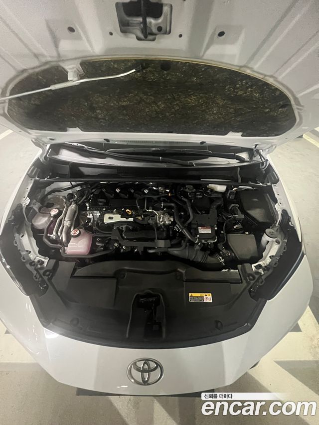 Toyota Prius 5-го поколения 2.0 PHEV XSE - фото 4