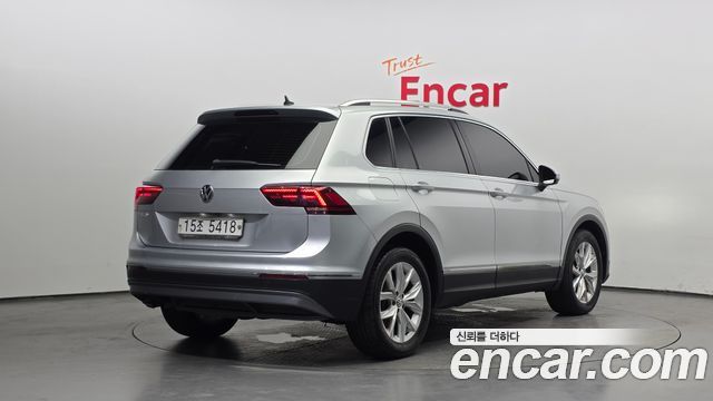 Volkswagen Tiguan 2-го поколения 2.0 TDI Premium - фото 1