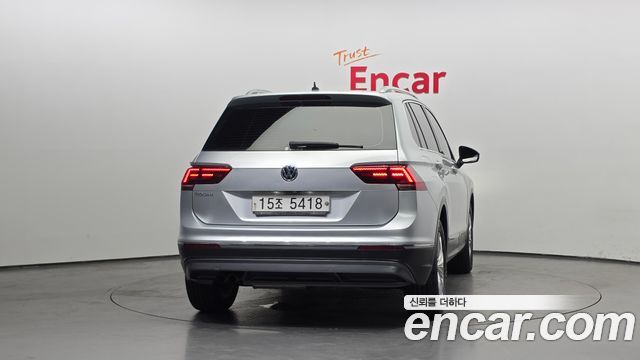 Volkswagen Tiguan 2-го поколения 2.0 TDI Premium - фото 3