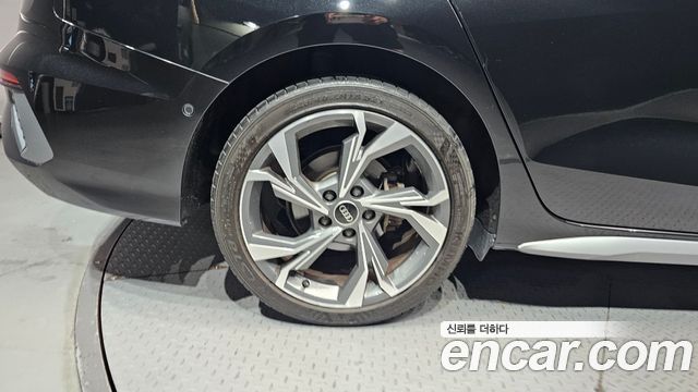 Audi A3 40 TFSI Premium - фото 4