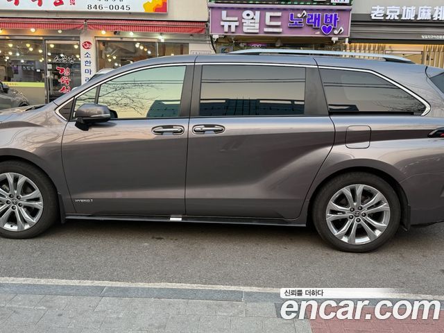 Toyota Sienna 4-го поколения 2.5 Hybrid AWD - фото 1