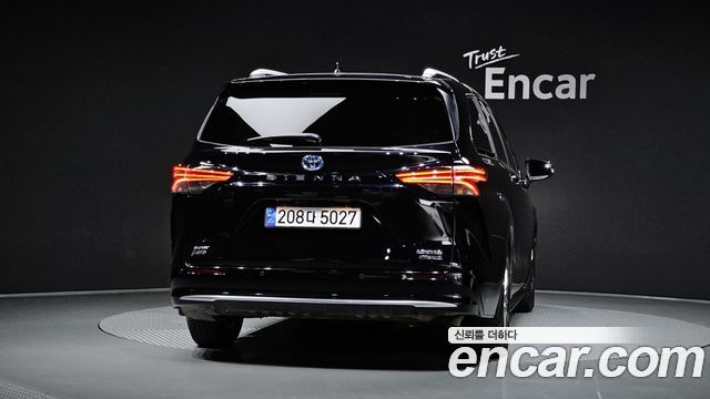 Toyota Sienna 4-го поколения 2.5 Hybrid AWD - фото 3