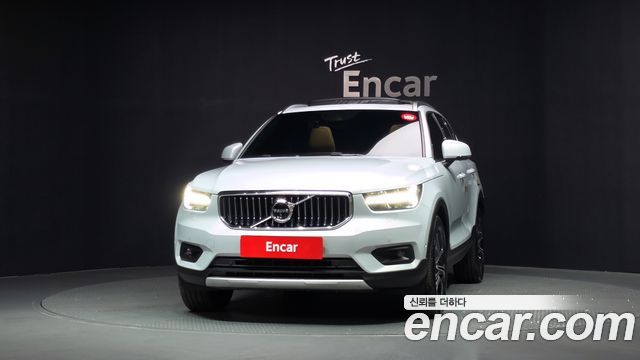 Volvo XC40 B4 Inscription - фото 2