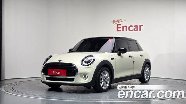 Mini Cooper 5Door HIGH 3rd - фото 0