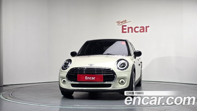 Mini Cooper 5Door HIGH 3rd - фото 2