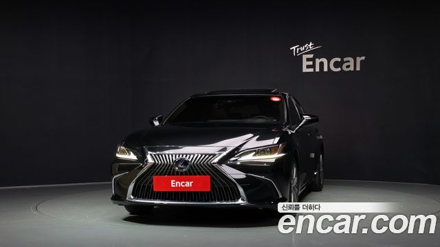 Lexus ES 300h 7-го поколения Supreme - фото 2