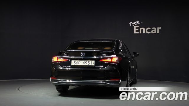 Lexus ES 300h 7-го поколения Supreme - фото 3