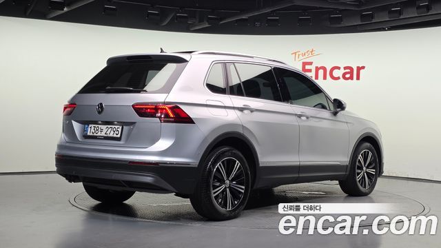 Volkswagen Tiguan 2-го поколения 2.0 TDI Prestige - фото 1