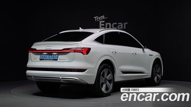 Audi e-Tron 55 Quattro Sportback - фото 1