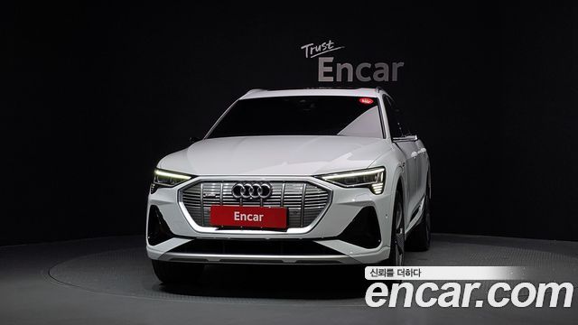 Audi e-Tron 55 Quattro Sportback - фото 2