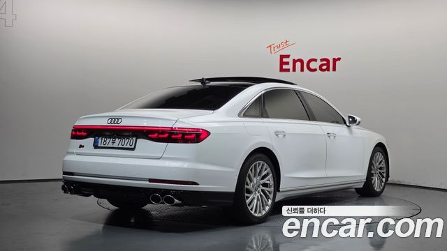 Audi A8 D5 55 TFSI Quattro LWB - фото 1