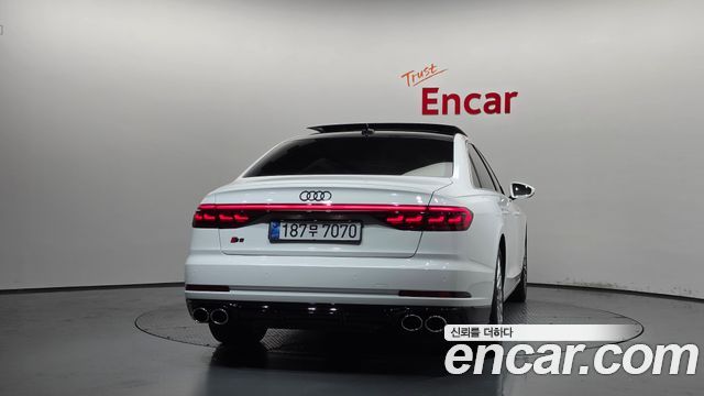 Audi A8 D5 55 TFSI Quattro LWB - фото 3