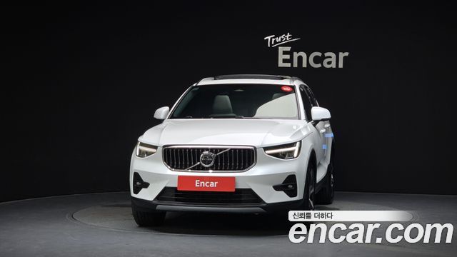 Volvo XC40 B4 Ultimate Bright - фото 2