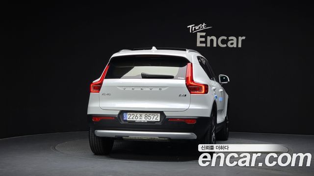 Volvo XC40 B4 Ultimate Bright - фото 3