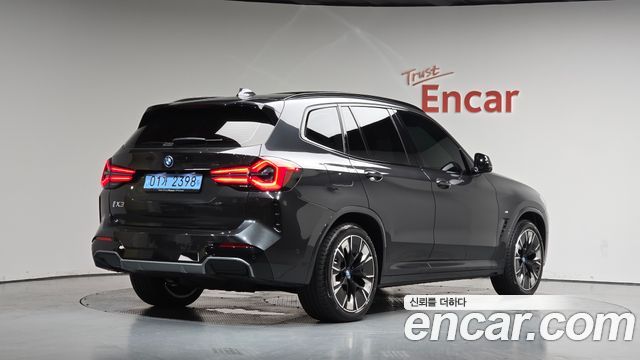 BMW iX3 M Sports - фото 1