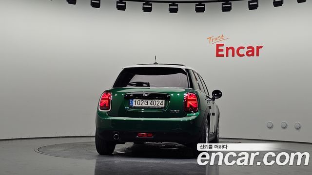Mini Cooper 5Door HIGH 3rd - фото 2