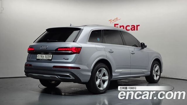 Audi Q7 45 TDI Quattro - фото 1