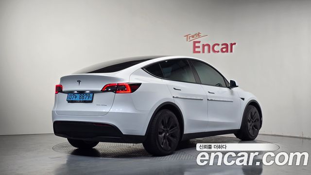 Tesla Model Y RWD - фото 1