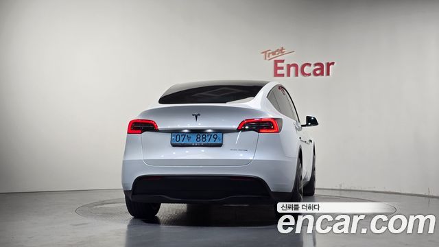 Tesla Model Y RWD - фото 3