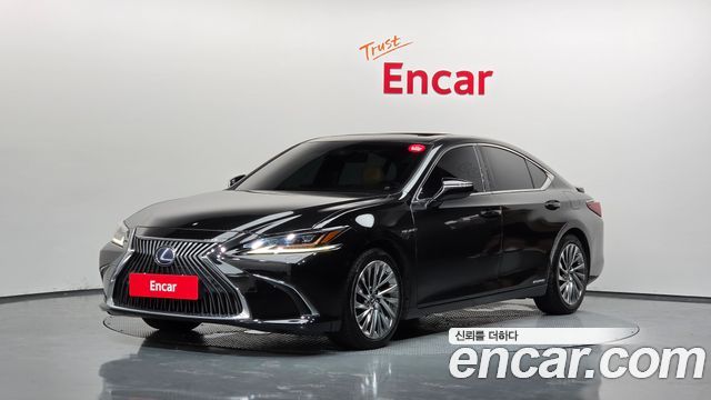 Lexus ES 300h 7-го поколения Executive - фото 0