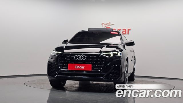 Audi Q8 55 TFSI Quattro Premium - фото 1