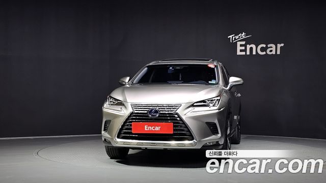 Lexus NX 300h Supreme - фото 2