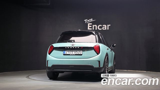 Mini Cooper S 4-го поколения 5 Door Favoured - фото 3