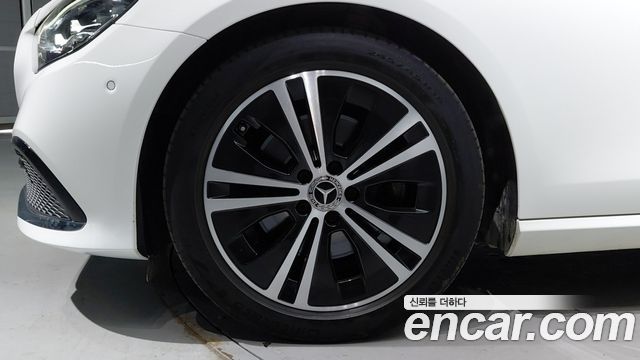 Mercedes-Benz E-Class W213 E250 Avantgarde - фото 4