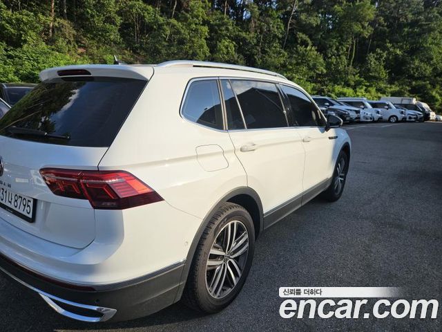 Volkswagen Tiguan Allspace 2.0 TSI Prestige - фото 4