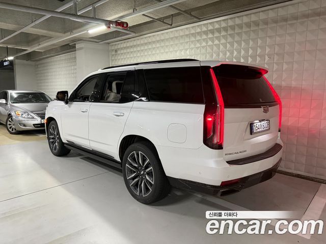 Cadillac Escalade 5-го поколения 6.2 Sports Platinum - фото 3