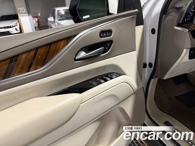 Cadillac Escalade 5-го поколения 6.2 Sports Platinum - фото 4