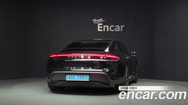 Porsche Taycan Base - фото 3