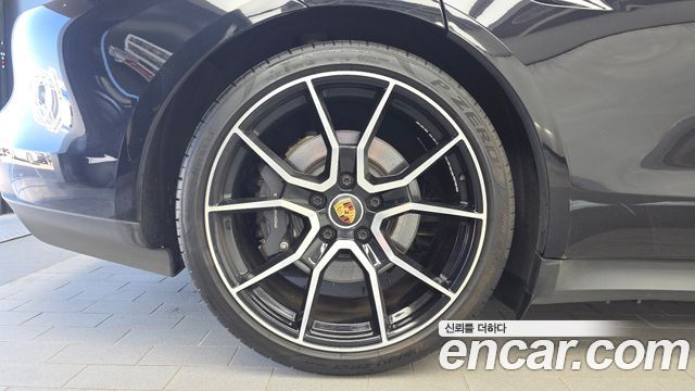 Porsche Taycan Base - фото 4