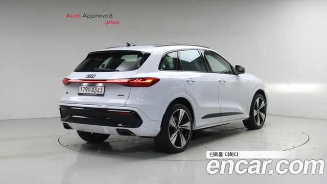 Audi Q5 45 TFSI Quattro S line - фото 1