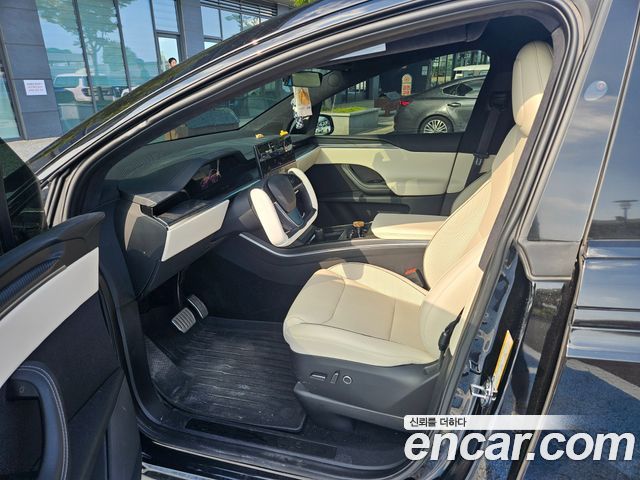 Tesla Model X Plaid - фото 4