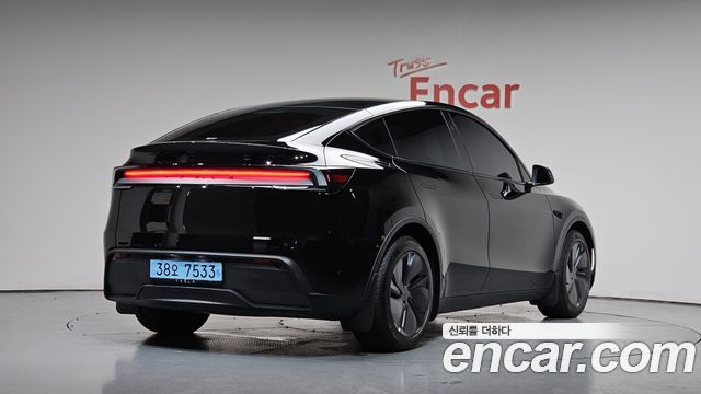 Tesla Model Y Premium RWD - фото 0
