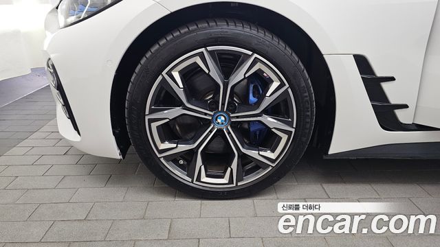 BMW i4 eDrive40 M Sports Pro - фото 4