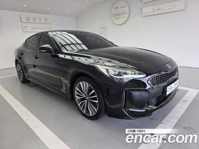 Kia Stinger 2.0 Turbo 2WD Platinum - фото 1