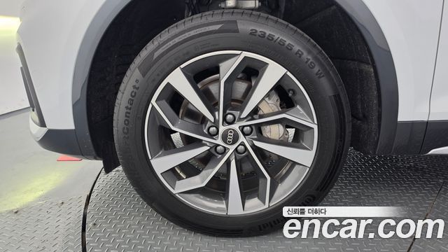 Audi Q5 FY 45 TFSI Quattro - фото 4