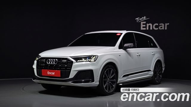 Audi Q7 55 TFSI Quattro Premium - фото 0